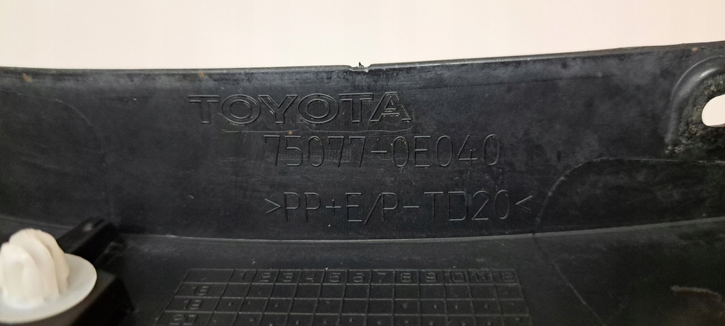 фото №7, Toyota highlander молдинг крыло правый задняя 75077-0e040