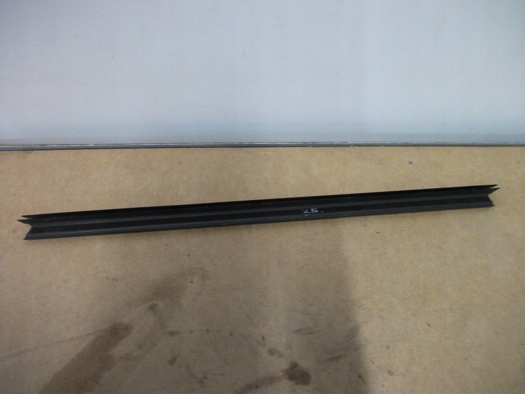 фото №1, Молдинг уплотнитель левый задняя peugeot 308 ii
