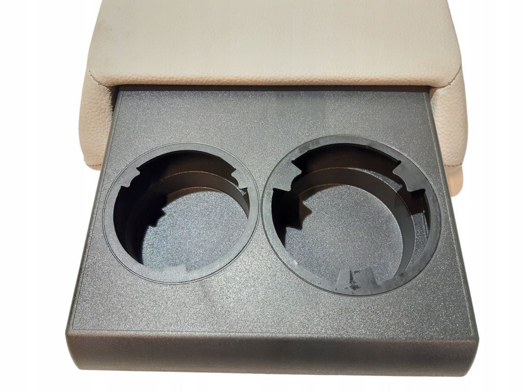 фото №5, Подлокотник задний кожа mercedes w203 sedan a2039700074