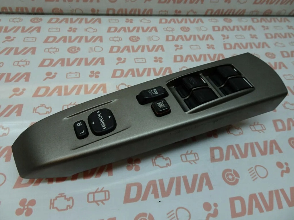 фото №8, Toyota prius кнопки вікон перед prawidłowy 2008 хетчбек 84820-47012