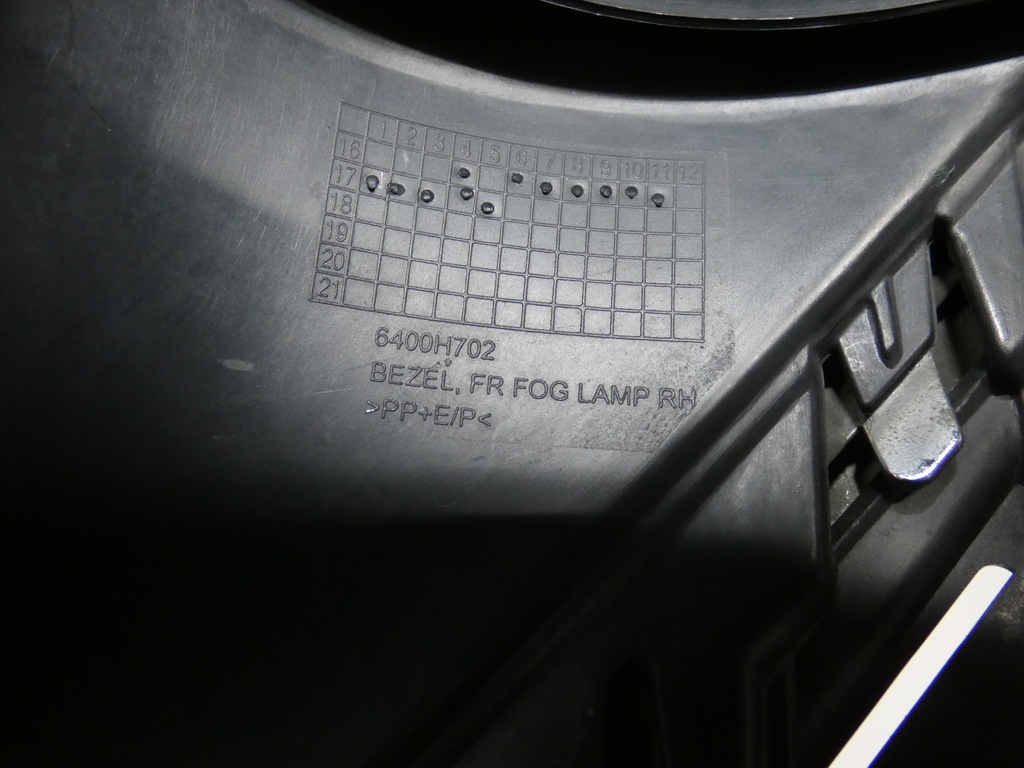 фото №16, Решётка бампера правая mitsubishi outlander iii 512.