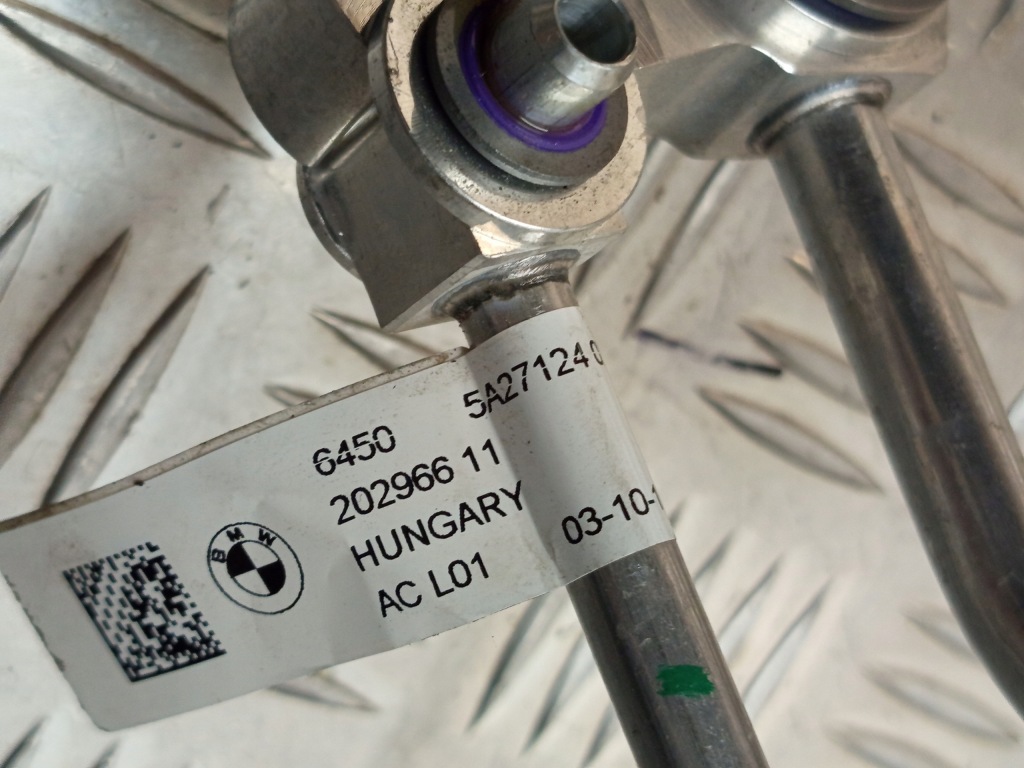 Bmw u06 u11 шланг труба пабтрубок  кондиционера 5a27124 Оригинал