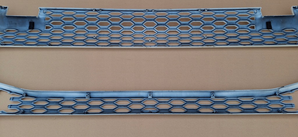 Купити Volvo fh5 решітка радіатора решітка  радіатора оригінал 84235714