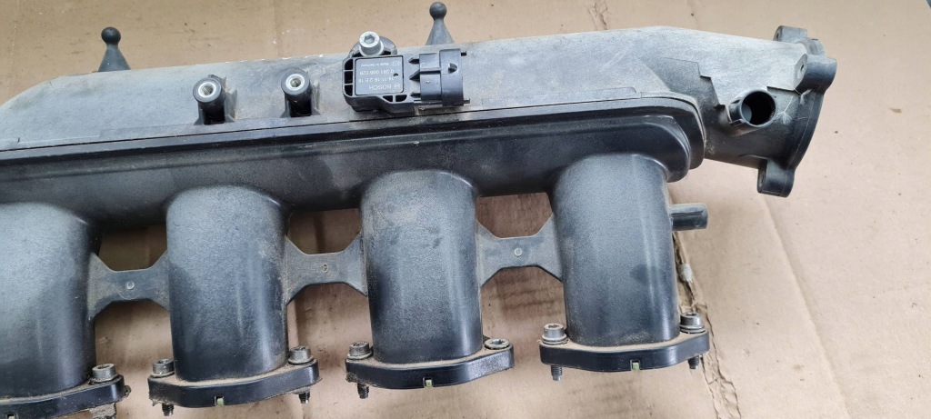 Maserati quattroporte vi колектор впускний  повітря 3.8 v8 285819 Доставка