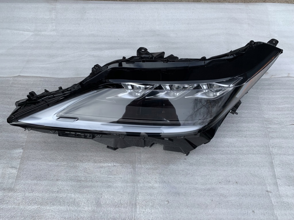 Купити Лампа ліва lexus rx full led 2020r-