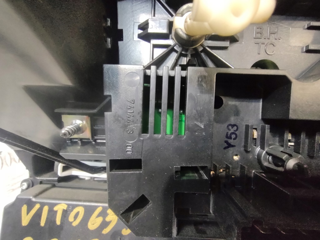 Панель кондиціонера з корпус vito 639 середній повітропровід рамка панель в Україні