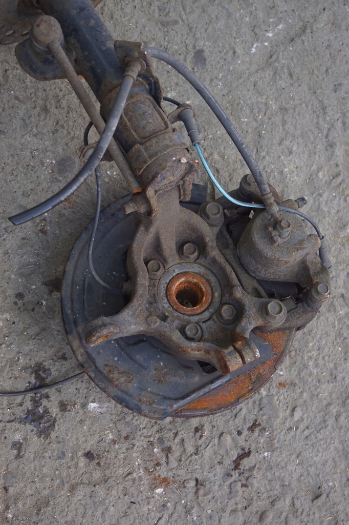 фото №8, Поворотный кулак амортизатор левый перед nissan juke f15 i