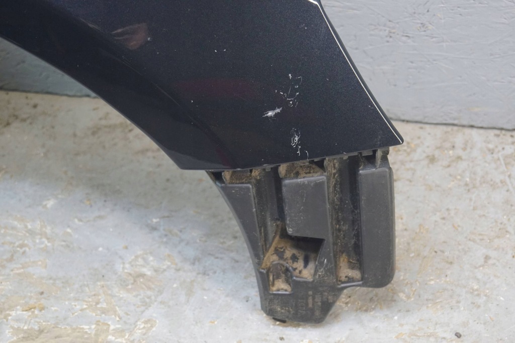 Volvo s60 2 v60 крила правий перед b3071 Зі Шроту