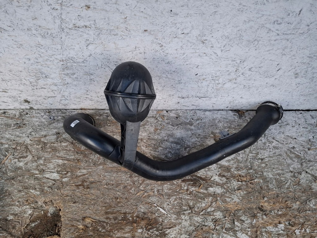 фото №2, Audi a5 f5 8w 2.0 tfsi труба шланг повітрозабірник повітря оригінал