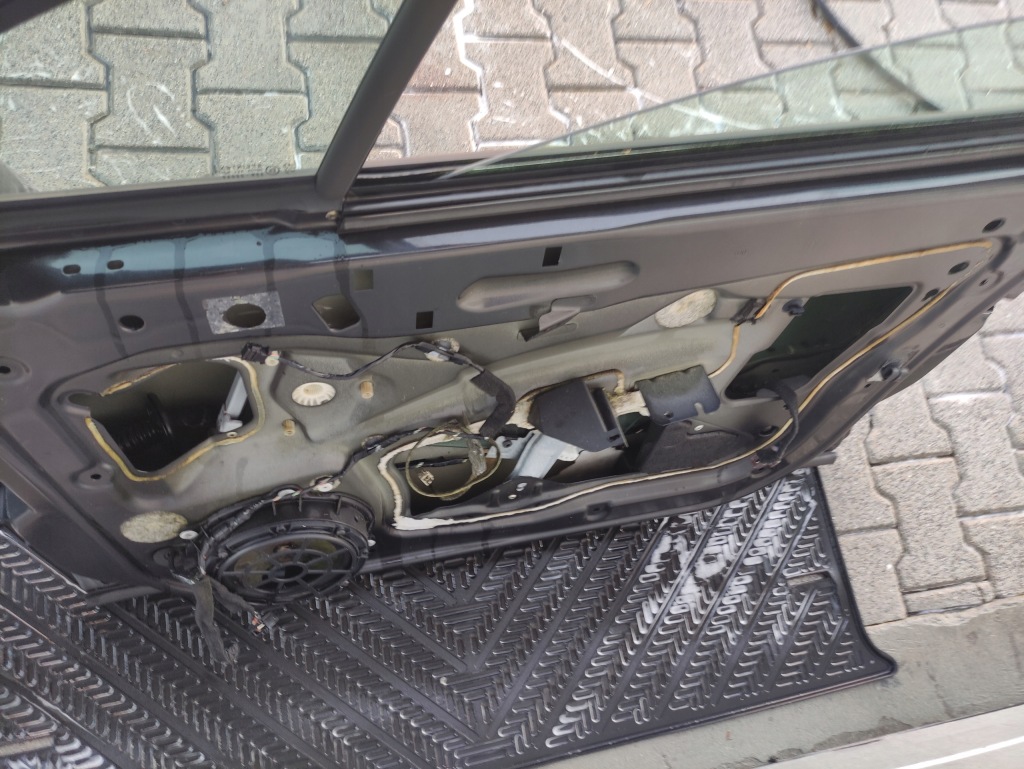 фото №3, Peugeot 407 дверь правый перед