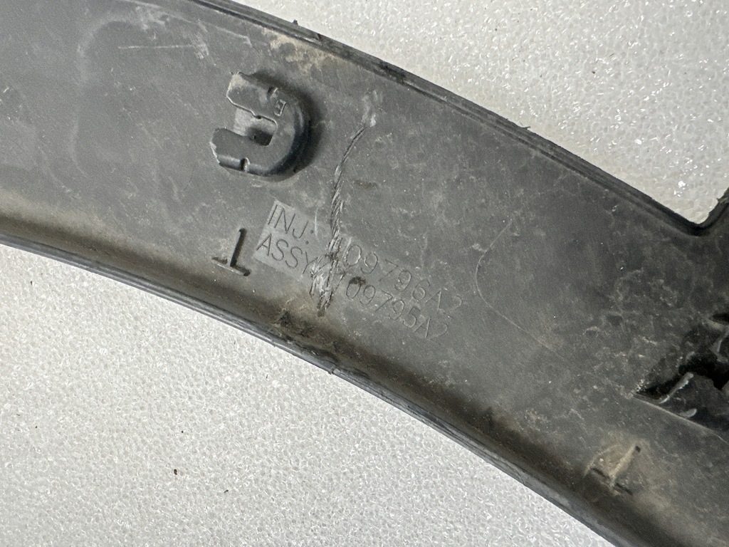 фото №6, Peugeot 3008 ii 109796a2 молдинг крила права передня перед