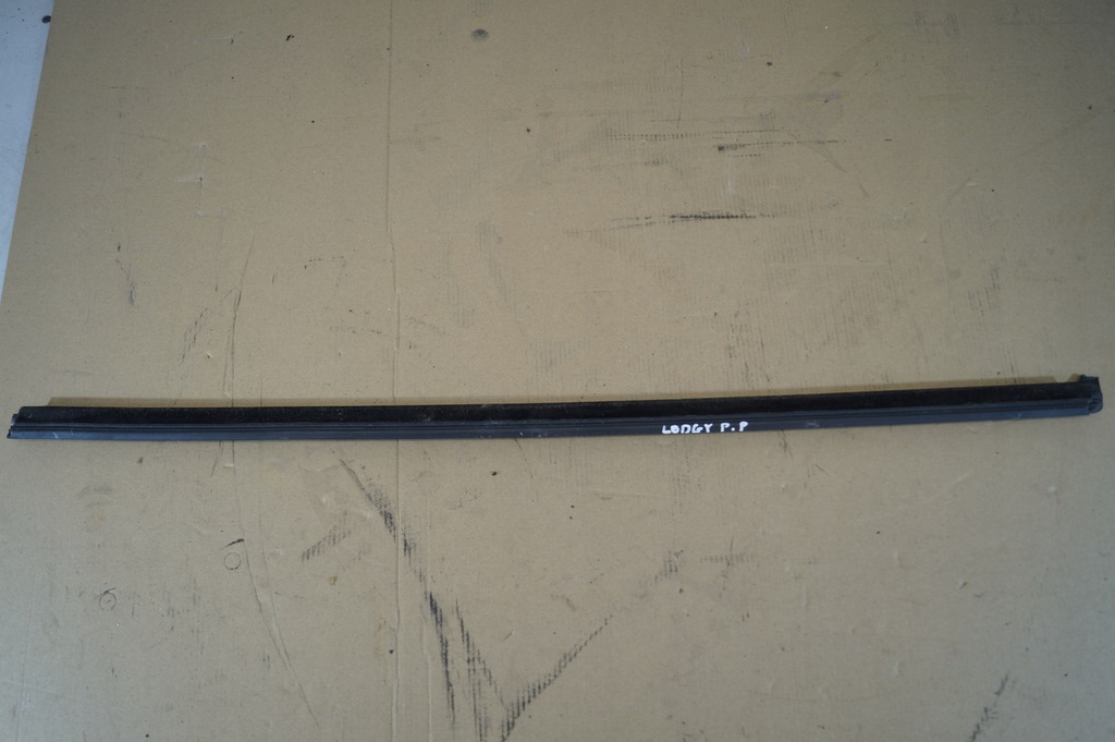 фото №4, Молдинг уплотнитель дверь правый перед dacia lodgy