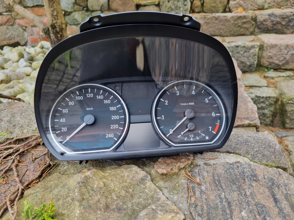 фото №1, Bmw 1 e87 lift счетчик приборы приборная панель 2.0 benz