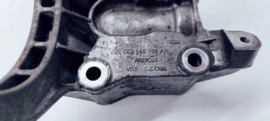 фото №2, Кронштейн кронштейн компрессора audi a6 c7 a7 059145169an