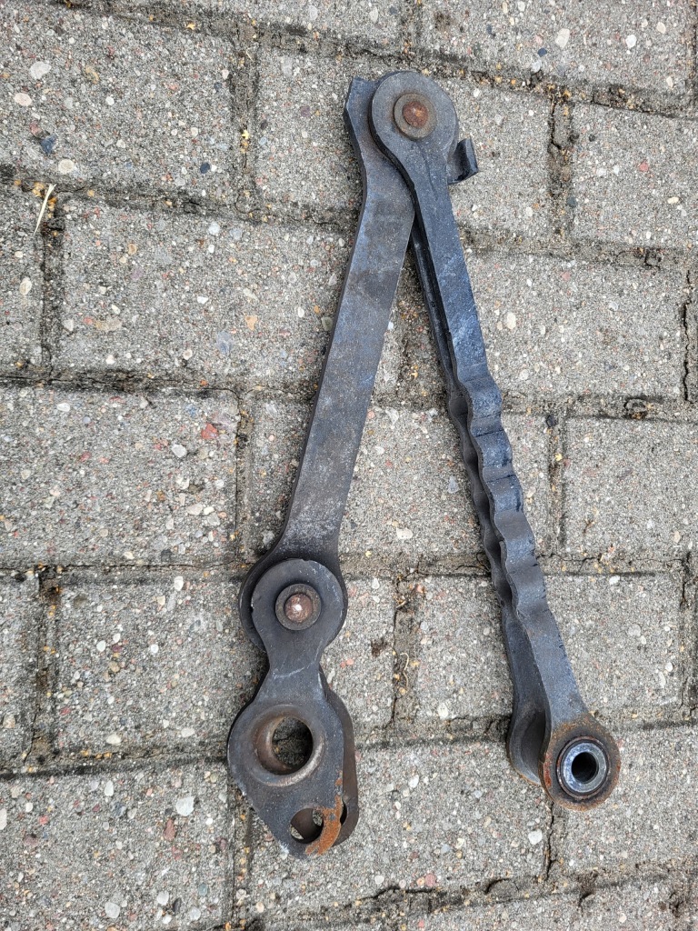 фото №1, Ограничитель блокировка опрокидывания кабины scania r 1496211