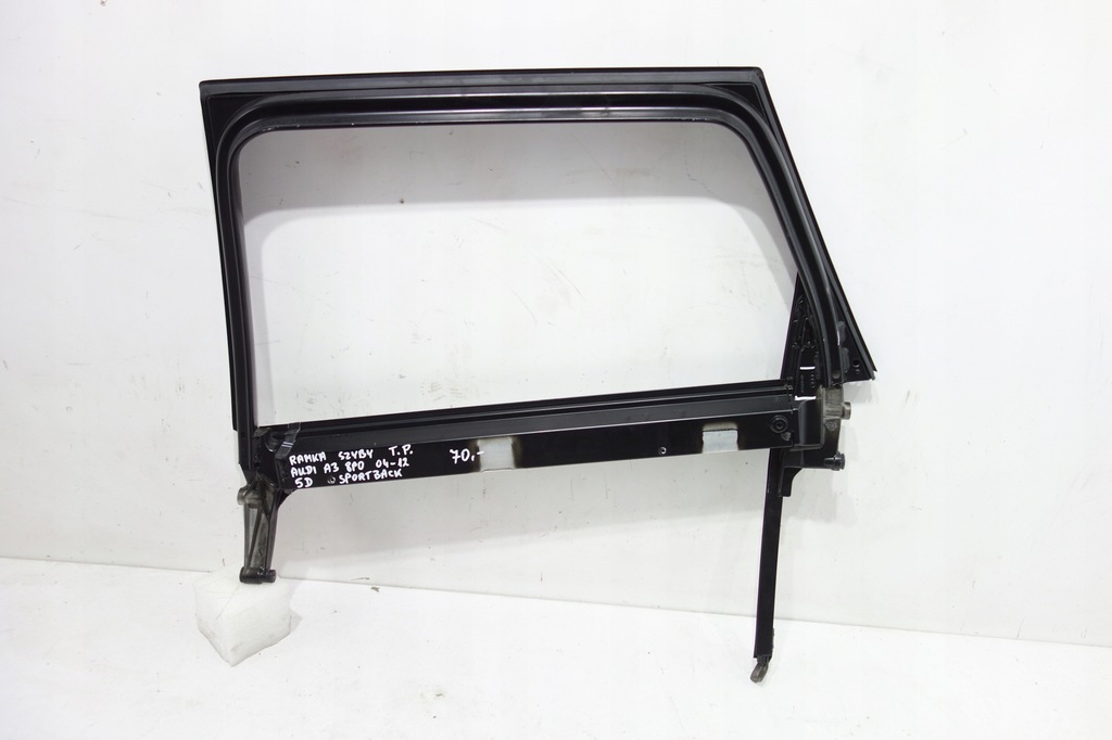 фото №2, Рамка скло двері задня права audi a3 8p4 sportback