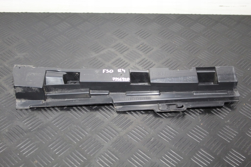 фото №1, Направляющая кронштейн порог правое bmw 3 f30 f31 7256920