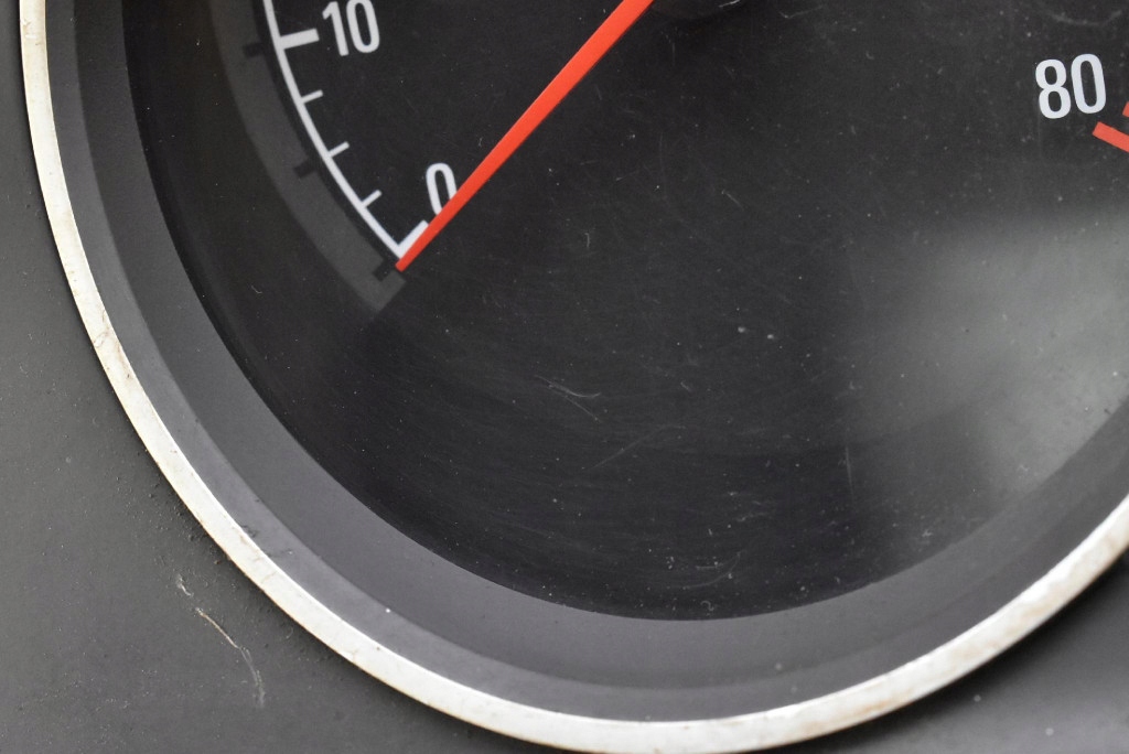 Лічильник прилади eu 13308998 opel astra 3 iii h 1.4 16v twinport 90 km 06-14 Оригінал