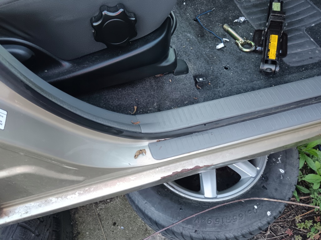 фото №10, Toyota avensis verso прокладка двері кузовна отвір ліва права перед задня