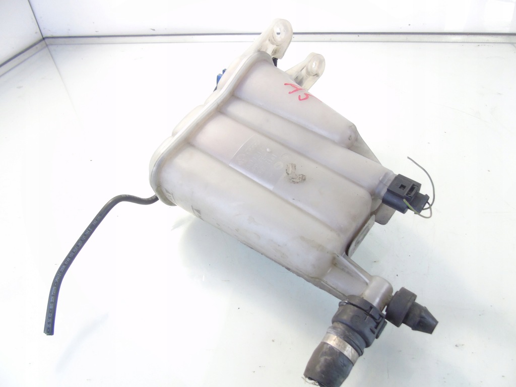 фото №7, Audi a5 8t 3.0 d бачок расширительный 8k0121405