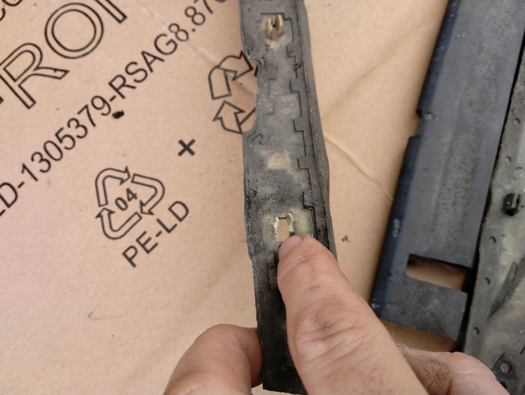 Mercedes w124 прокладка капот 85-93 комплект уплотнители Доставка