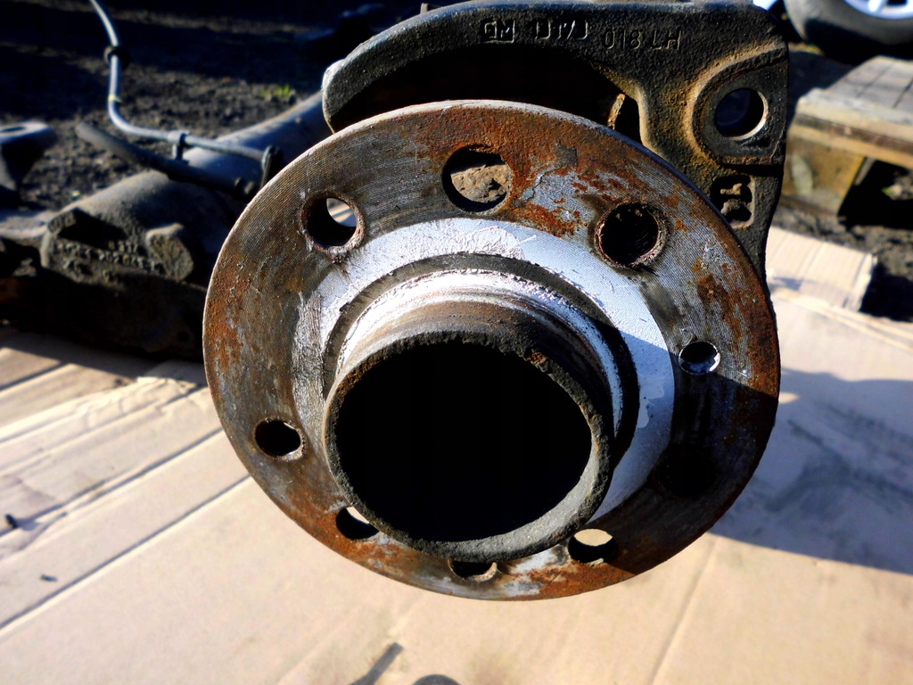 фото №1, Opel zafira b ступица задняя 1.9 cdti 13175018