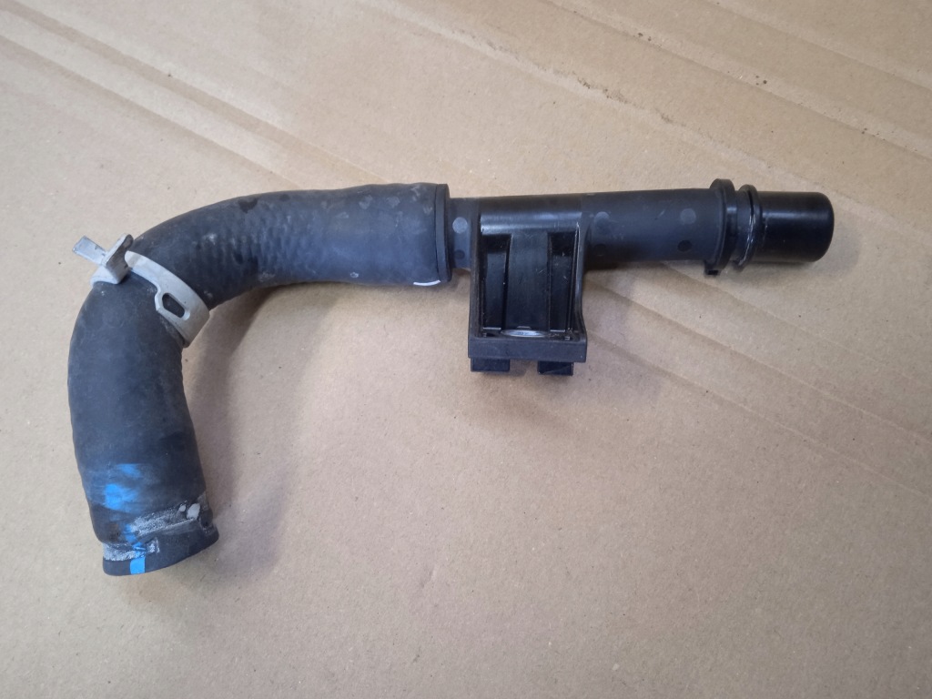 фото №1, Rav4 v гибрид трубка шланг пабтрубок  воды