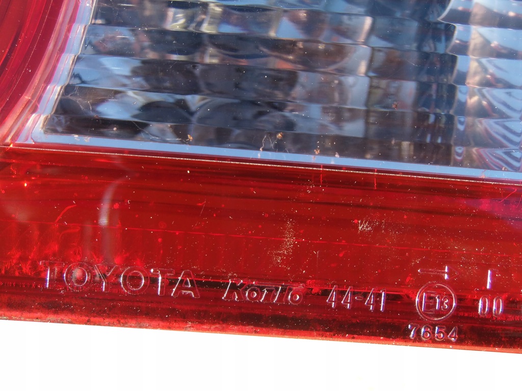 фото №12, Лампа крышки багажника правый задняя toyota avensis verso 01-03r 7654