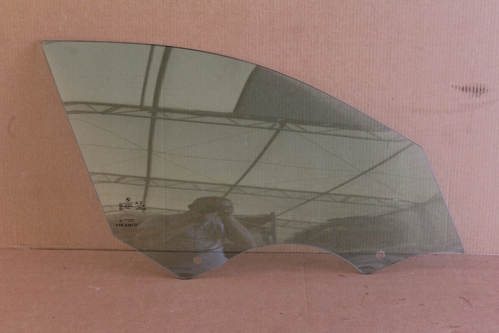 фото №1, Стекло перед дверь правая bmw g30 g31 f90 lci 2019r