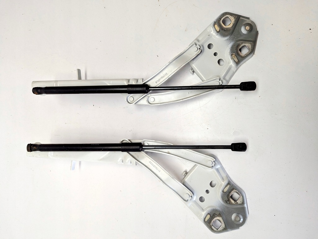 фото №1, ==== петля петли капот volvo xc40 32297490 32297489 ===