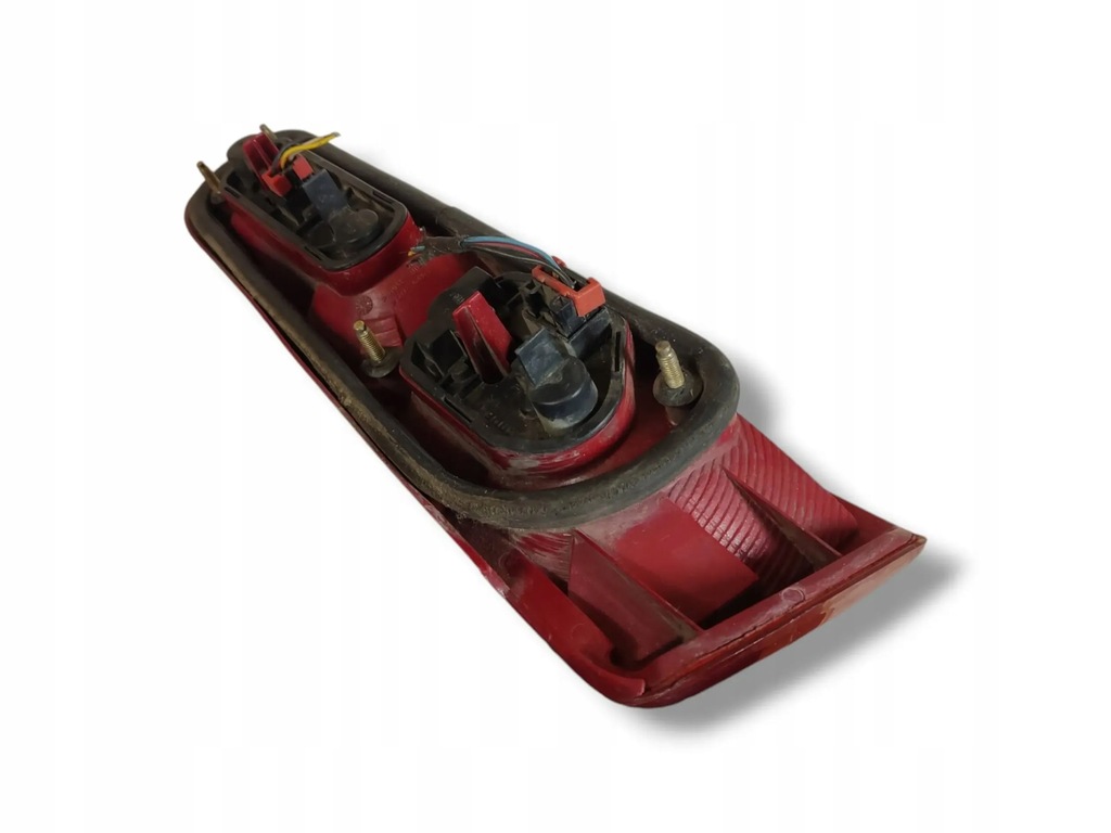 фото №7, Alfa romeo 145 - 146 1997 задня сторона права/ліхтар задня