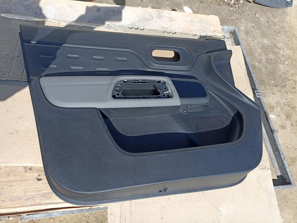 фото №1, Обшивка дверь левый перед citroen c5 aircross