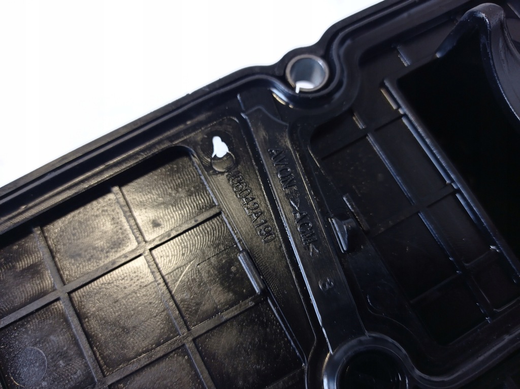 фото №11, Крышка клапанов citroen peugeot 1.6 hdi m06042a190