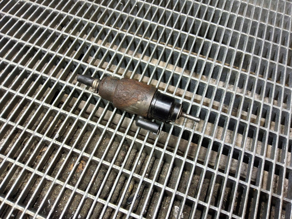 Купити Land rover range rover sport l320 2011 помпа пального webasto