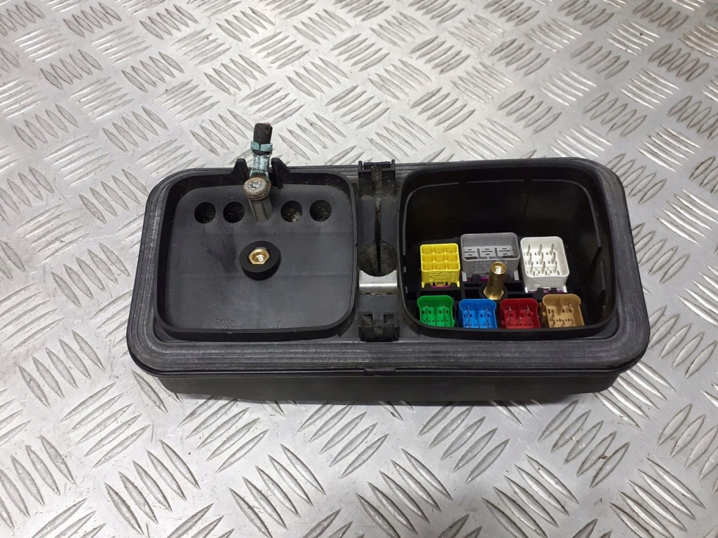 фото №1, Коробка запобіжників skoda fabia i 5z0937403b