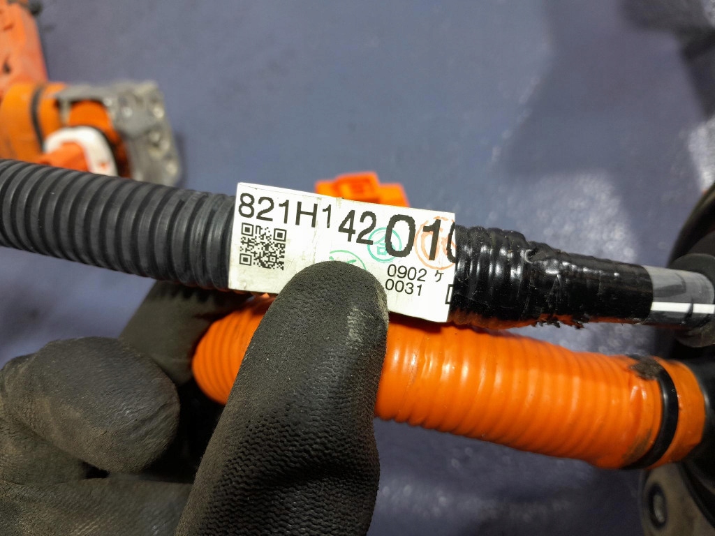 фото №5, Toyota rav4 v xa50 2.5 hyb жгут электропроводка аккумулятора 821h1-42010