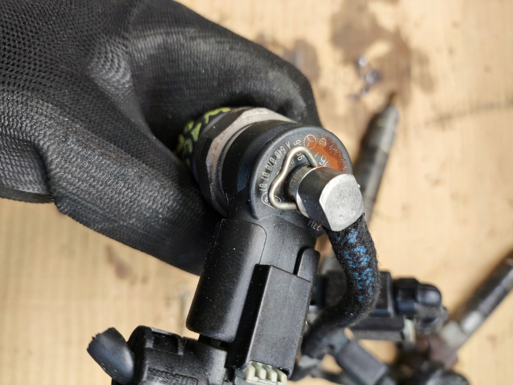 Mercedes w169 2.0 инжектор форсунки mercedes a w169 a6400700787 ? с Разборки