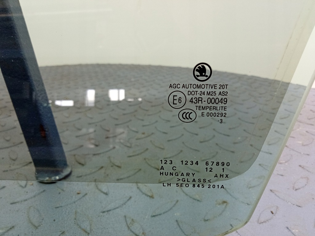 фото №3, Octavia iii скло двері перед ліва 13r