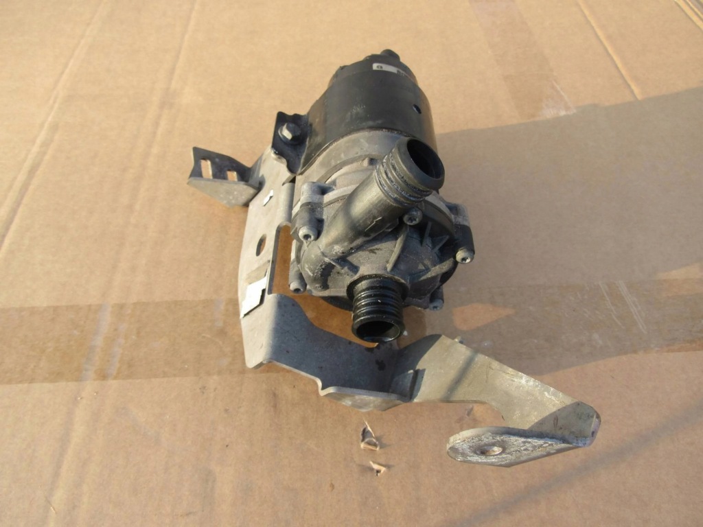 фото №1, Насос wody mercedes-benz ml w164