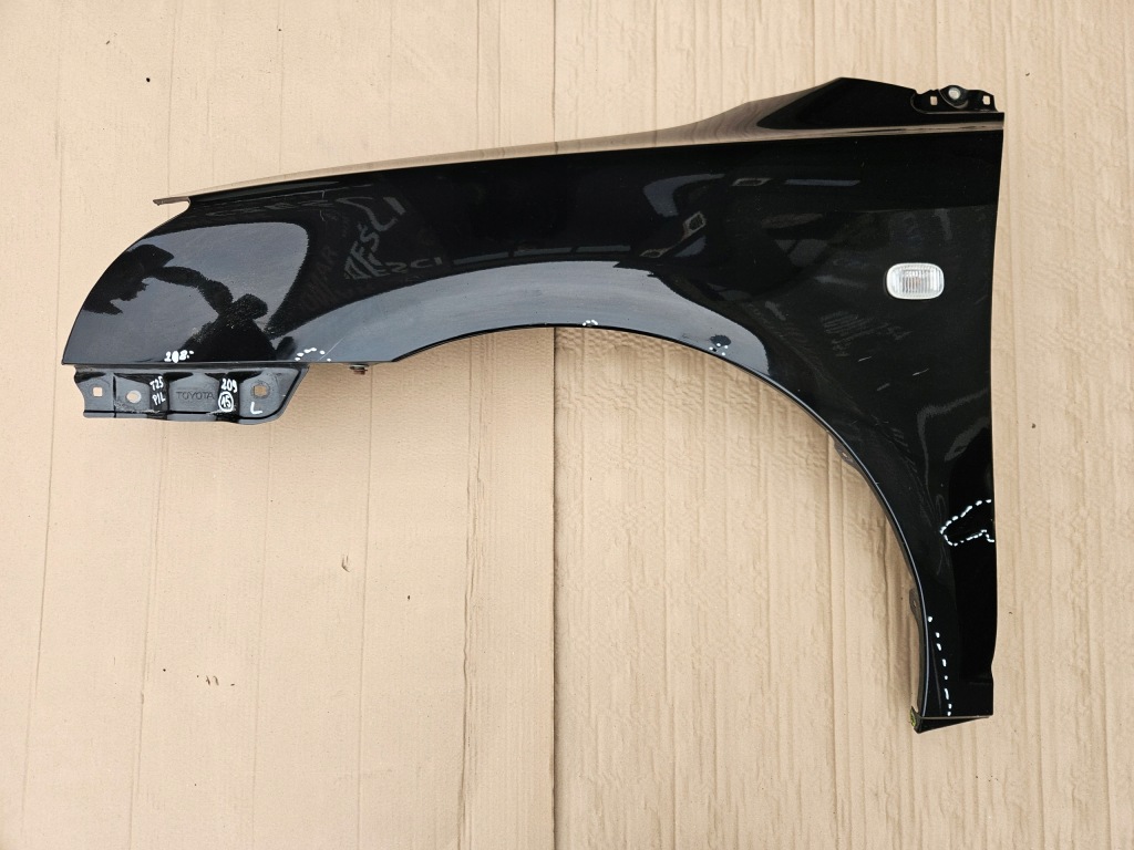 фото №1, Toyota avensis t25 03-06 крыло левый 209