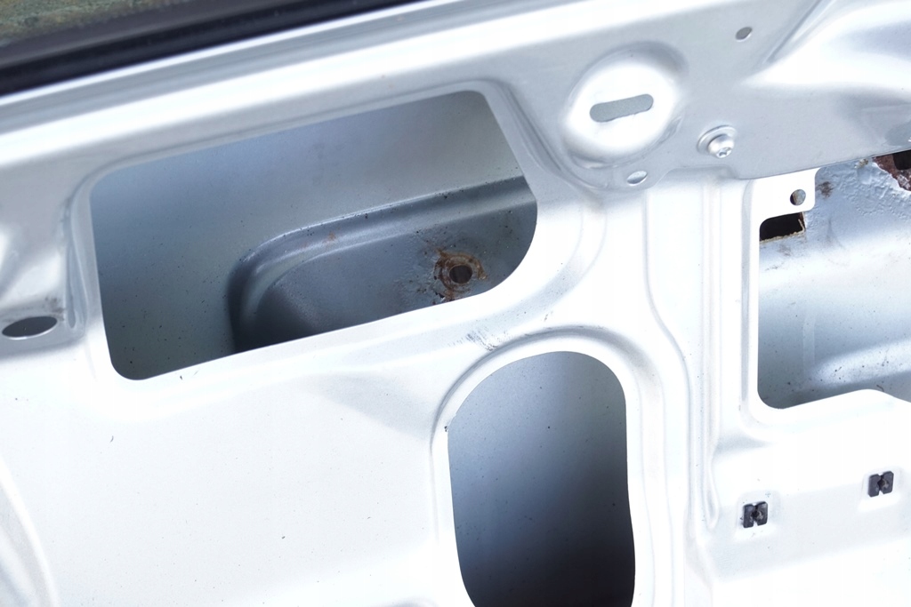 фото №6, Кришка багажника задня багажника audi a3 8l lift ly7w