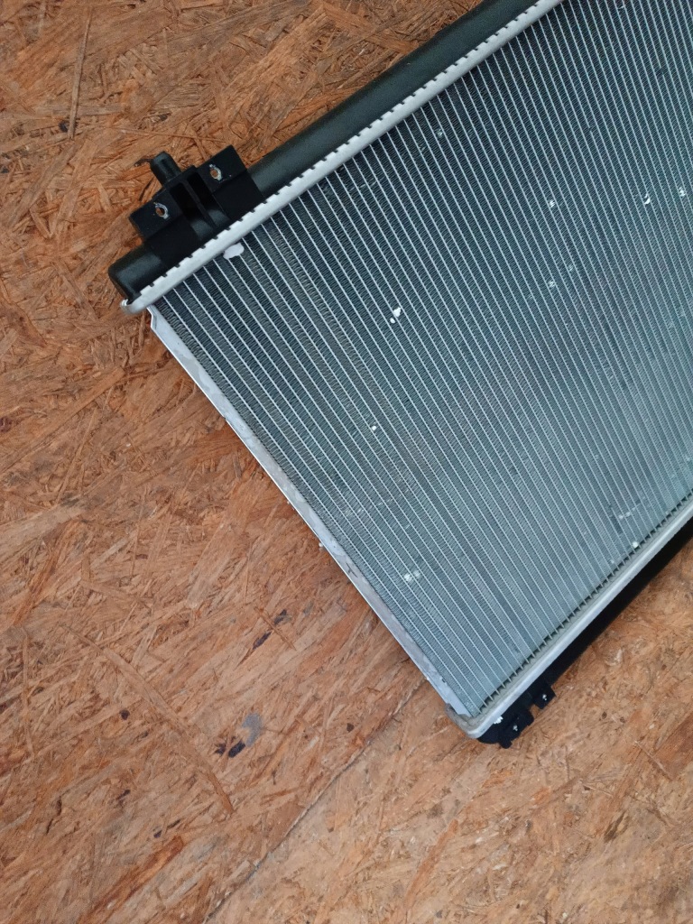 Радіатор води suzuki grand vitara 2005- 2.0 бензин 17700-65j10 Оригінал