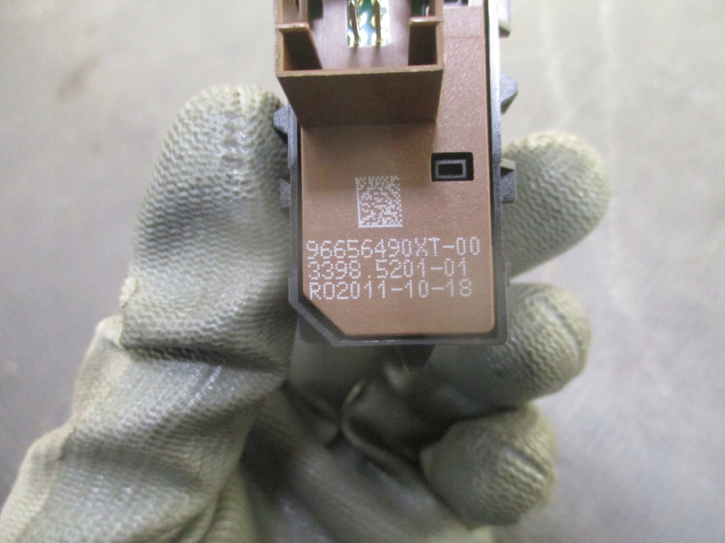 фото №5, Кнопка esp 96656490 peugeot 3008 i 09-13 r.