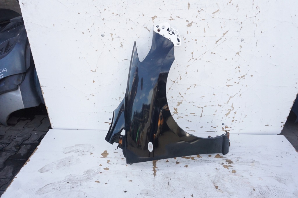 Купить Крыло  правый  перед mazda 5