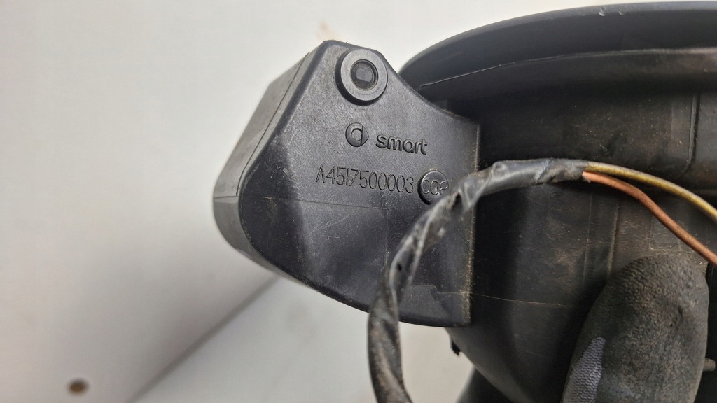 фото №11, Smart fortwo кришка заливної пального a4518170120