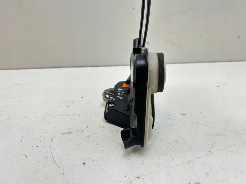 2019 toyota hilux an120, an130 замок двері передніх Зі Шроту