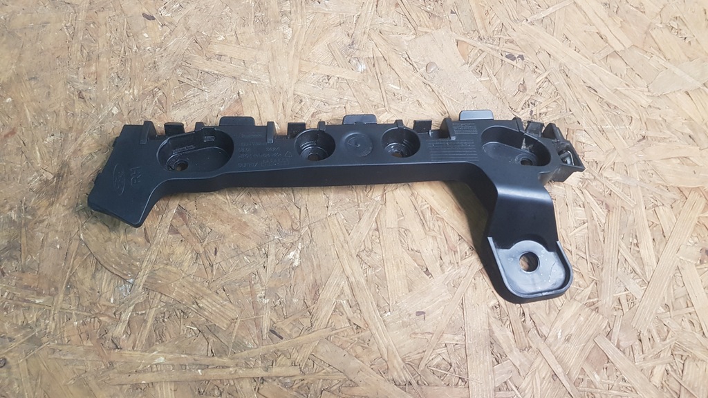 фото №6, Ford fiesta mk-8 напрямна кронштейн бампера задня