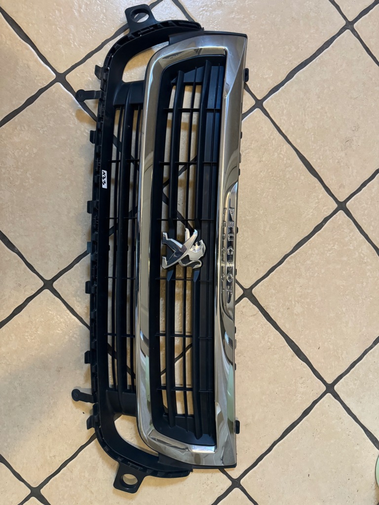 фото №1, Peugeot partner 15-18 решётка радиатора решётка радиатора оригинал