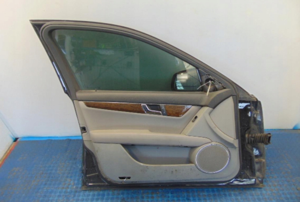 фото №5, Mercedes w204 дверь левый перед