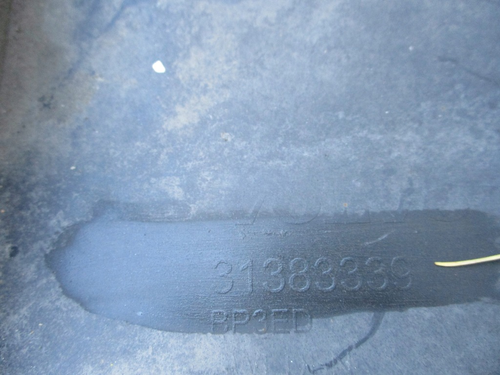 фото №10, Молдинг спойлер бампера задня volvo v90 cross countr